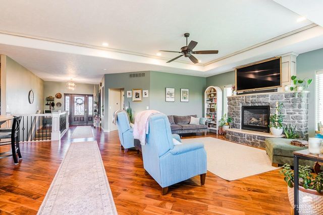 1205 S Mill Point Circle, Manhattan, KS 66503