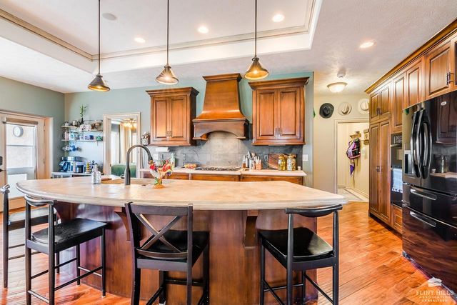 1205 S Mill Point Circle, Manhattan, KS 66503