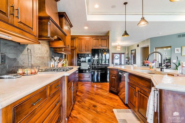 1205 S Mill Point Circle, Manhattan, KS 66503