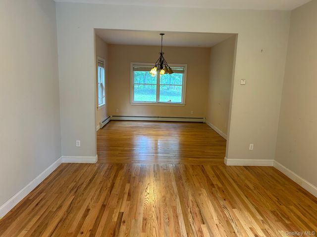 92 Scotland Hill Road, Chestnut Ridge, NY 10977