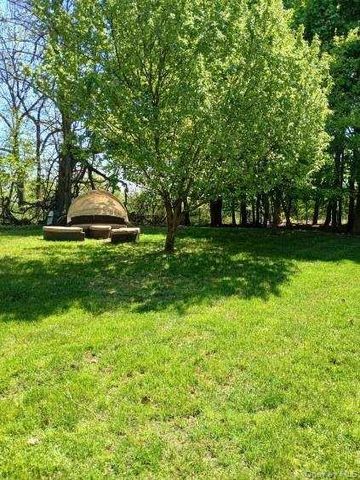92 Scotland Hill Road, Chestnut Ridge, NY 10977
