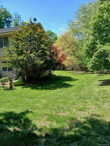 92 Scotland Hill Road, Chestnut Ridge, NY 10977