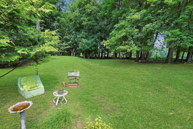 92 Scotland Hill Road, Chestnut Ridge, NY 10977