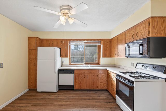 2014 Carnelian Lane, Eagan, MN 55122