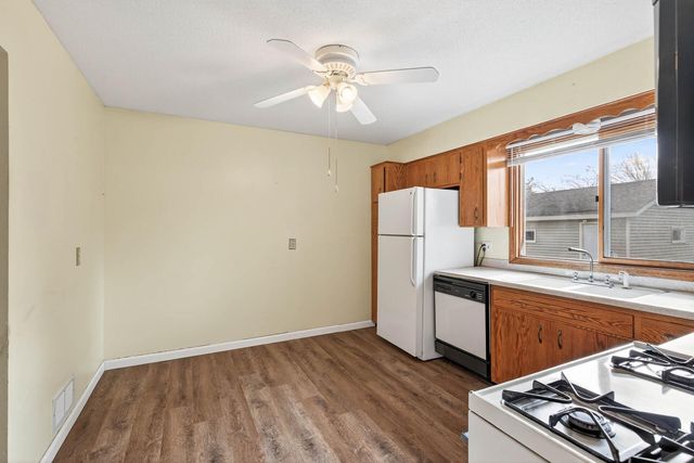 2014 Carnelian Lane, Eagan, MN 55122