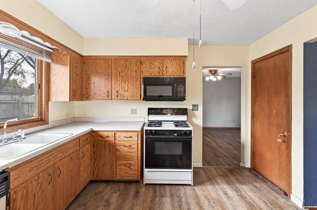 2014 Carnelian Lane, Eagan, MN 55122