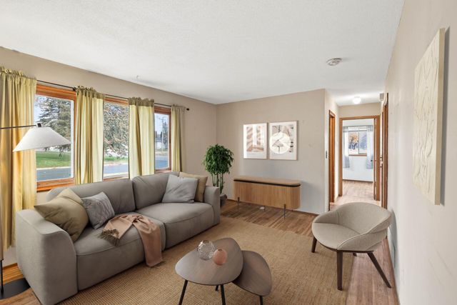 2014 Carnelian Lane, Eagan, MN 55122