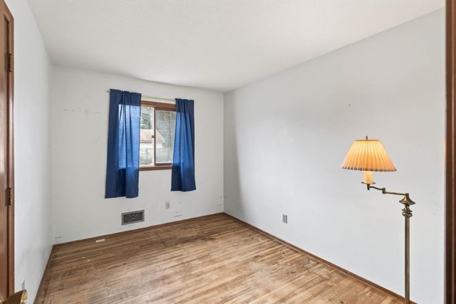 2014 Carnelian Lane, Eagan, MN 55122