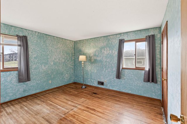 2014 Carnelian Lane, Eagan, MN 55122