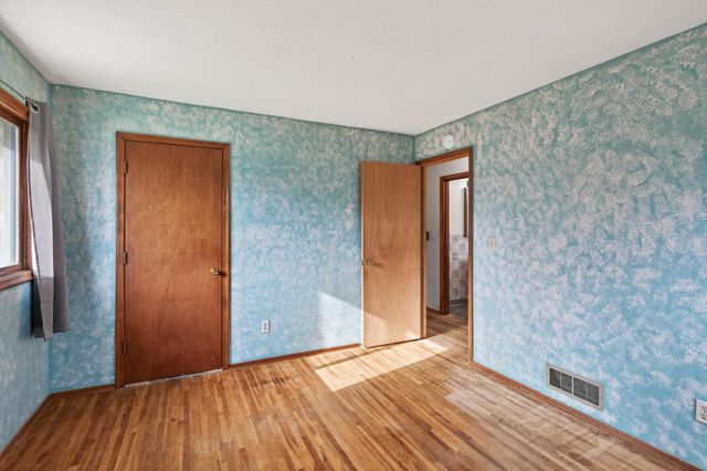 2014 Carnelian Lane, Eagan, MN 55122