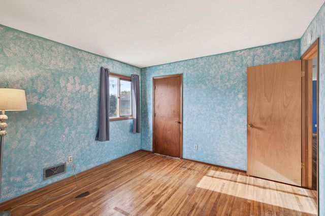 2014 Carnelian Lane, Eagan, MN 55122