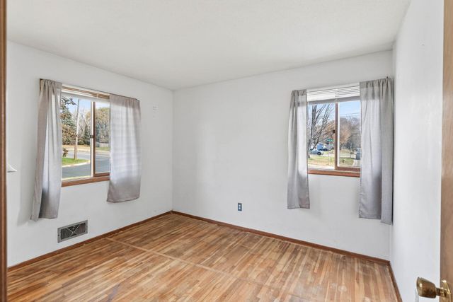 2014 Carnelian Lane, Eagan, MN 55122