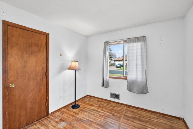 2014 Carnelian Lane, Eagan, MN 55122