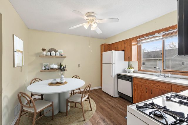 2014 Carnelian Lane, Eagan, MN 55122