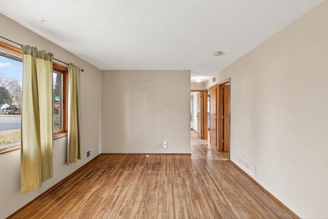 2014 Carnelian Lane, Eagan, MN 55122