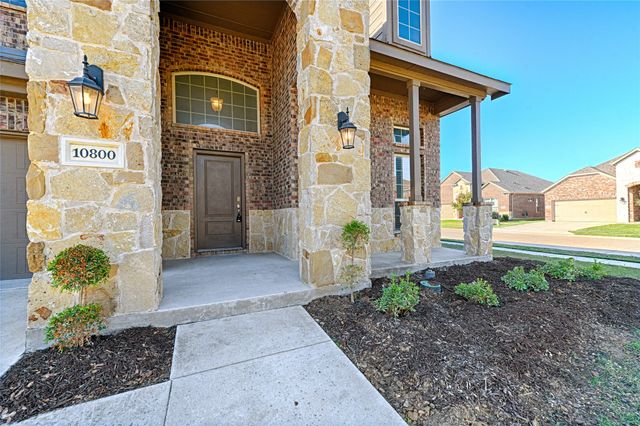 10800 Cobalt Drive, Aubrey, TX 76227