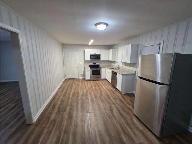 1214 S Broad Street, Monroe, GA 30655