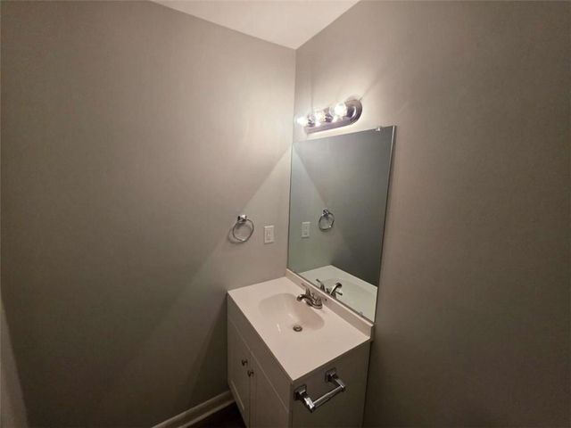 1214 S Broad Street, Monroe, GA 30655