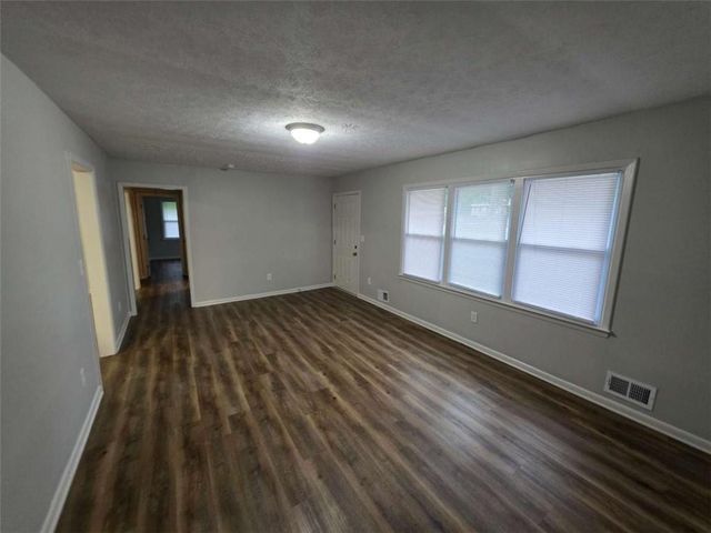 1214 S Broad Street, Monroe, GA 30655
