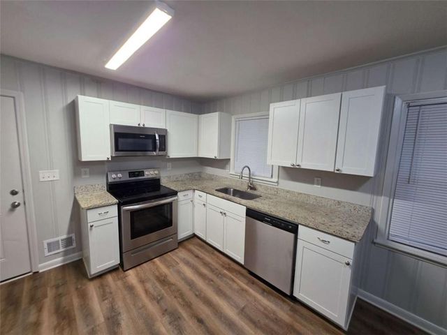 1214 S Broad Street, Monroe, GA 30655