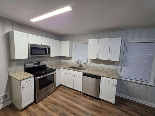 1214 S Broad Street, Monroe, GA 30655