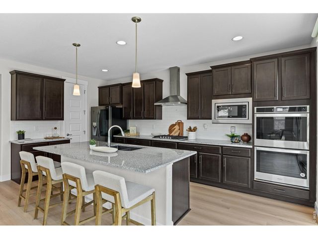 2119 Setting Sun Dr, Windsor, CO 80550