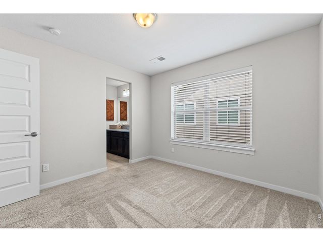2119 Setting Sun Dr, Windsor, CO 80550
