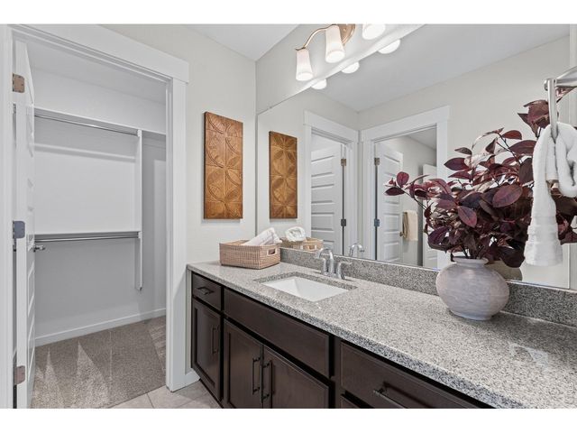 2119 Setting Sun Dr, Windsor, CO 80550