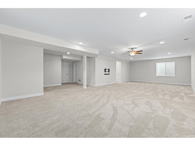 2119 Setting Sun Dr, Windsor, CO 80550