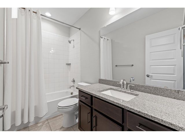 2119 Setting Sun Dr, Windsor, CO 80550