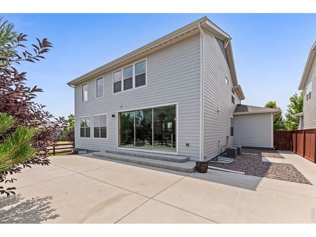 2119 Setting Sun Dr, Windsor, CO 80550
