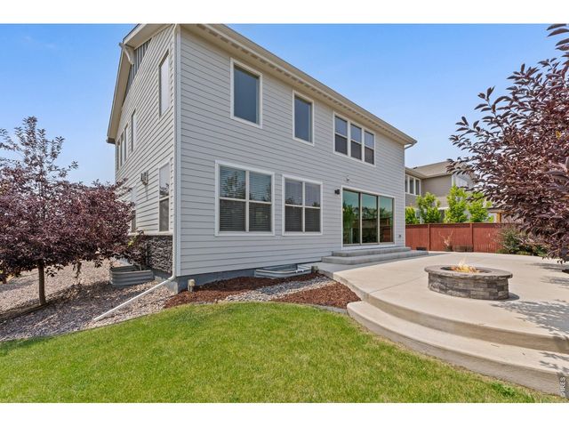 2119 Setting Sun Dr, Windsor, CO 80550