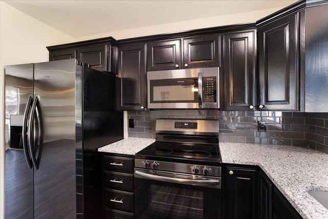 108 W College Street, Leonard, TX 75452