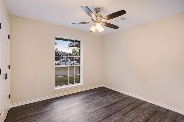 108 W College Street, Leonard, TX 75452