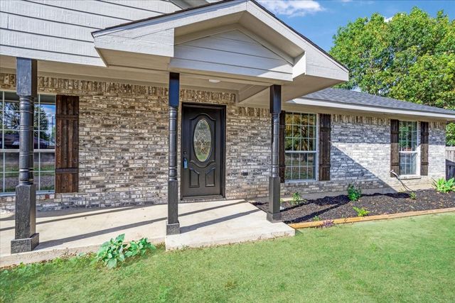 108 W College Street, Leonard, TX 75452