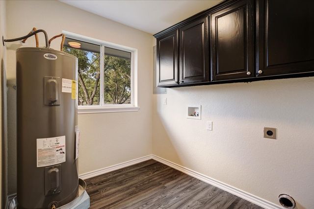 108 W College Street, Leonard, TX 75452