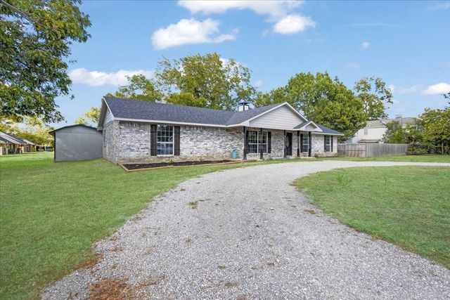 108 W College Street, Leonard, TX 75452