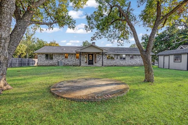 108 W College Street, Leonard, TX 75452