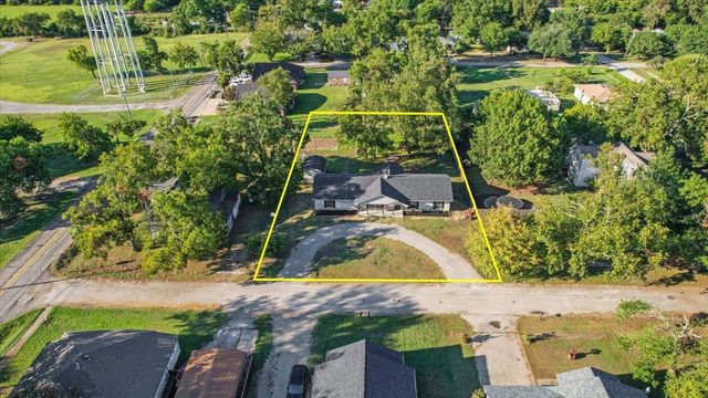 108 W College Street, Leonard, TX 75452