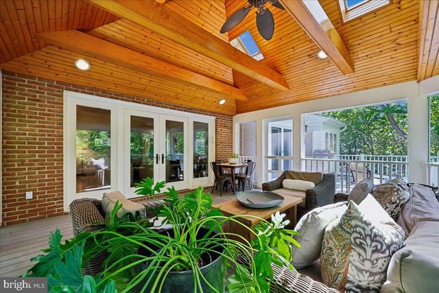 6904 EARLSGATE WAY, North Bethesda, MD 20852
