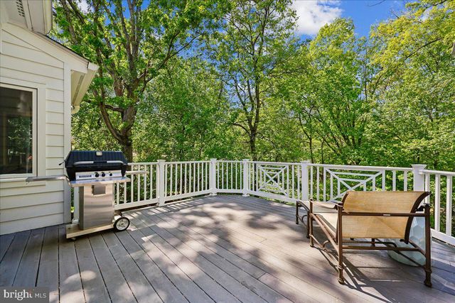 6904 EARLSGATE WAY, North Bethesda, MD 20852