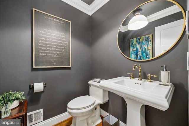 6904 EARLSGATE WAY, North Bethesda, MD 20852