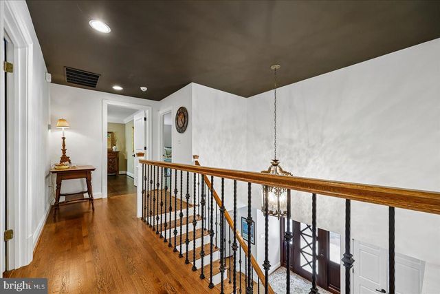 6904 EARLSGATE WAY, North Bethesda, MD 20852