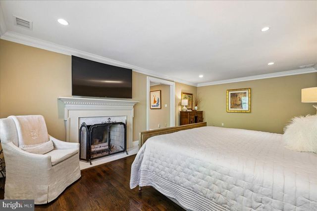 6904 EARLSGATE WAY, North Bethesda, MD 20852