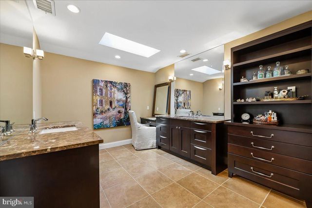 6904 EARLSGATE WAY, North Bethesda, MD 20852