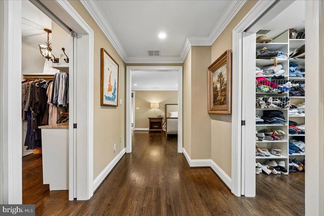 6904 EARLSGATE WAY, North Bethesda, MD 20852