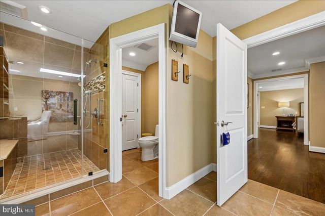 6904 EARLSGATE WAY, North Bethesda, MD 20852