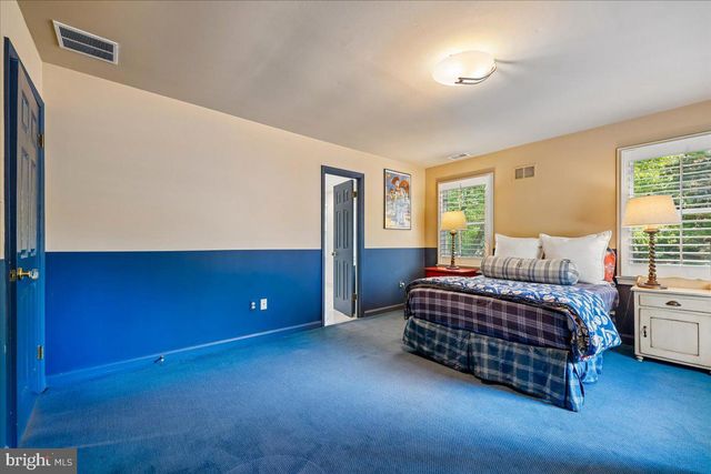 6904 EARLSGATE WAY, North Bethesda, MD 20852