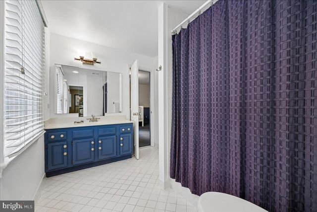6904 EARLSGATE WAY, North Bethesda, MD 20852