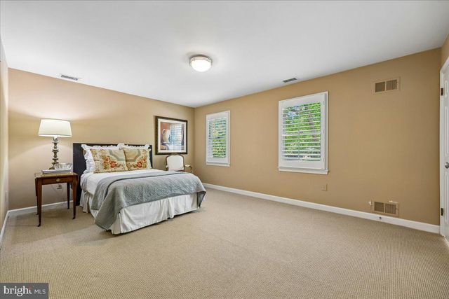 6904 EARLSGATE WAY, North Bethesda, MD 20852